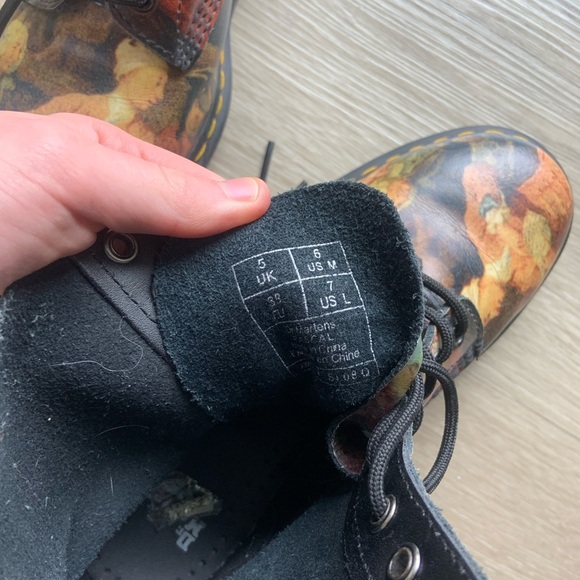 Hogarth Doc Martens - Picture 3 of 6